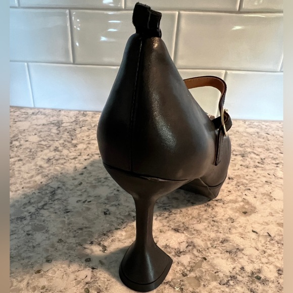 Dr. Liza Ngozi pump - Picture 2 of 6